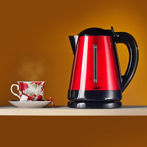 Согласитесь, очень красивый чайник и чашечка чая Согласитесь, очень красивый чайник и чашечка чая